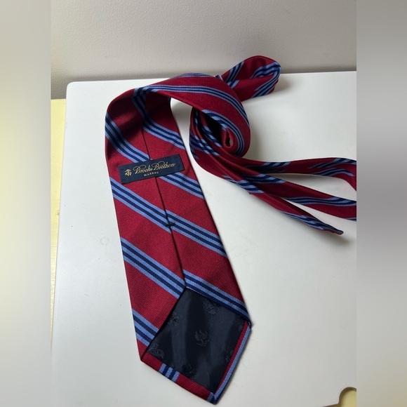 Brooks Brothers 109% Silk Classic Red Navy Stripe Power Tie Made in Italy EUC - Picture 5 of 9